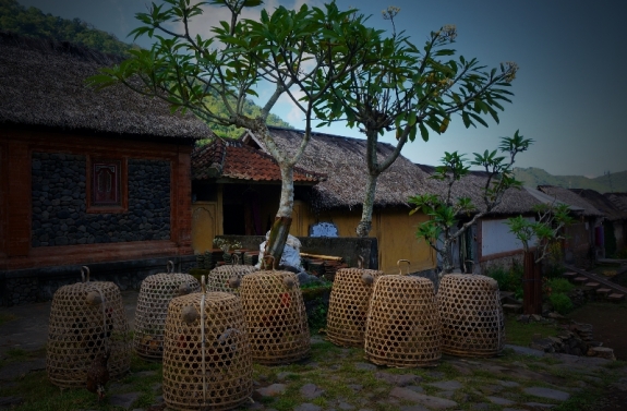rumah tradisional beratap daun sirap 