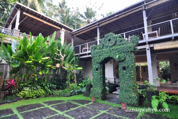 halaman Puri Sunia Resort Bali 