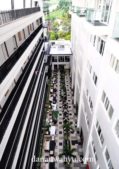 resto di antara dua bangunan tower