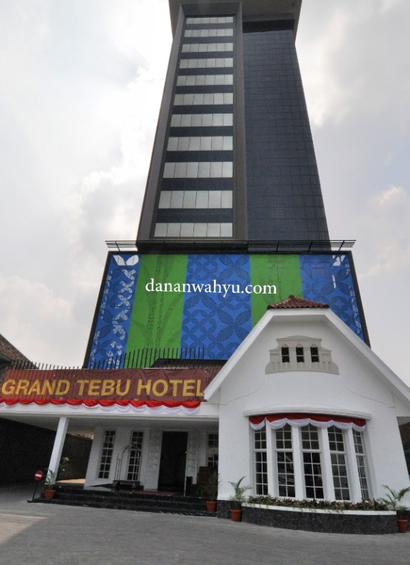 bangunan Grand Tebu Hotel , kombinasi arsitektur moderen dan tempo dulu