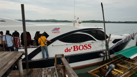kapal de' Boss bersiap di kelong Resto Air Masin 