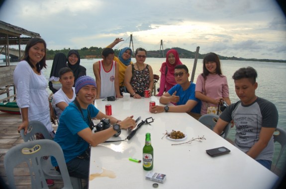 Penggiat dunia maya Kepri siap berpesta , latarbelakang Jembatan Barelang 