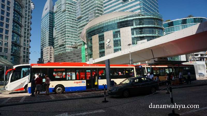 Halte MRT KL Sentral menuju sirkuit Sepang, tarif RM 35 pulang pergi 