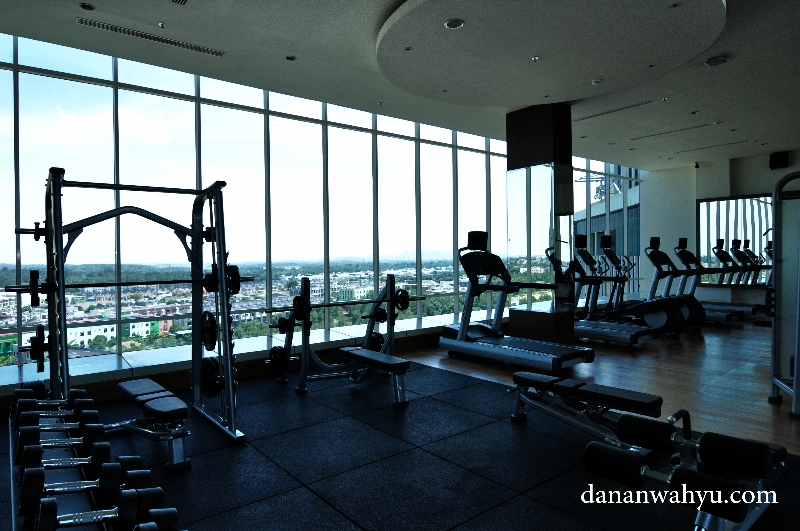 pusat kebugaran dengan pemandangan dan peralatan terbaik di Batam