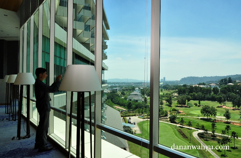 satu-satunya hotel di pusat kota Batam dengan pemandangan resor 