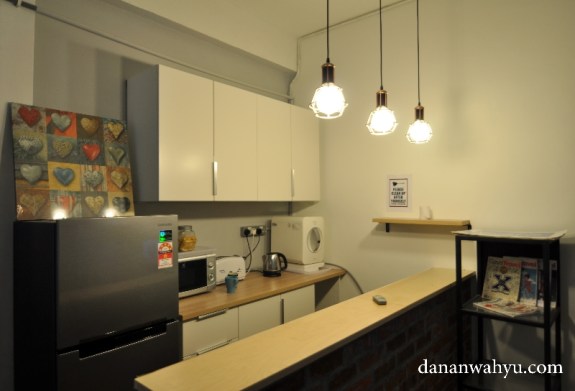 pantry tempat meracik kopi atau teh 