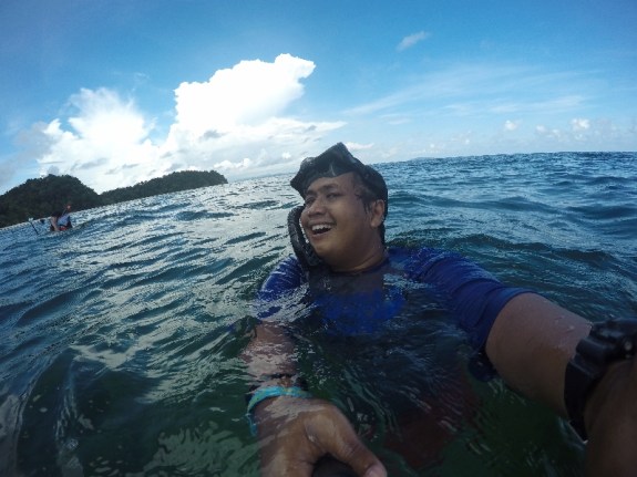 Cie yang habis ketemu Nemo senyummnya lebar bener 