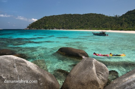 Eh ada yang bobo siang , jangan diganggu apalagi dibangunin nanti baper :p