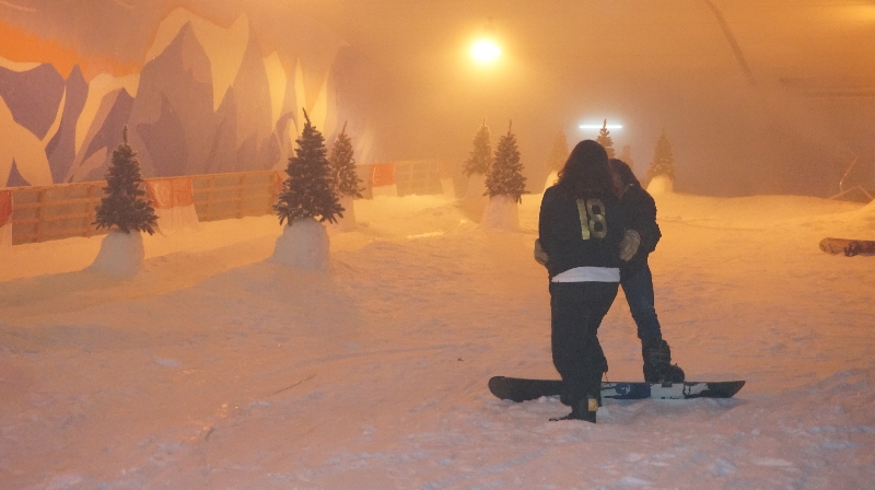 Modus - minta diajarin snowboard kok malah meluk 