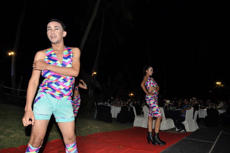 Fashion Show oleh Young Star Dancer dari koleksi Kedai Cantik 