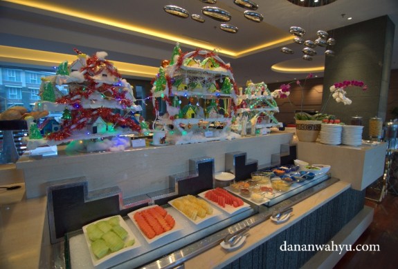 Kali ini menu favorit saya hanya buah :D 