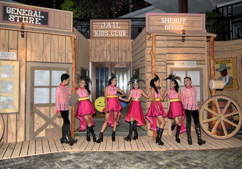 Young Star Dancers sebelum tampil menghibur tamu 