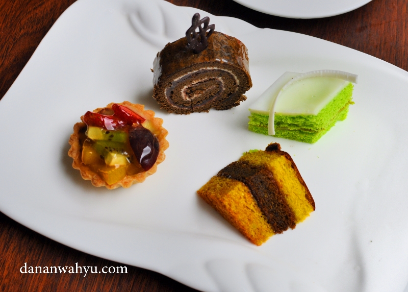 kue teman minum teh di Afternoon Tea