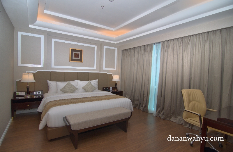 Executive room dengan tempt tidur ukuran king 