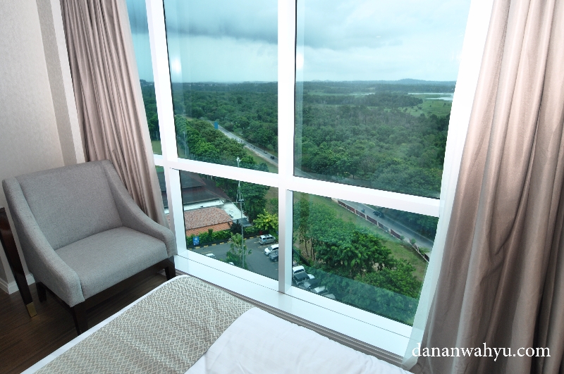 Pemandangan dari Deluxe Room di Best Western Premier Panbil Batam 