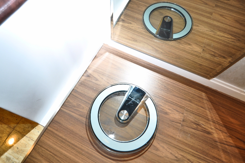 setiap kamar memiliki timbangan yang akan mengontrol berat badan 