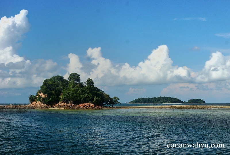 pulau kecil di sekitar perairan pulau Petong