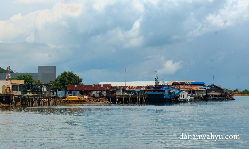 berangkat dari pulau Galang menuju pulau Petong