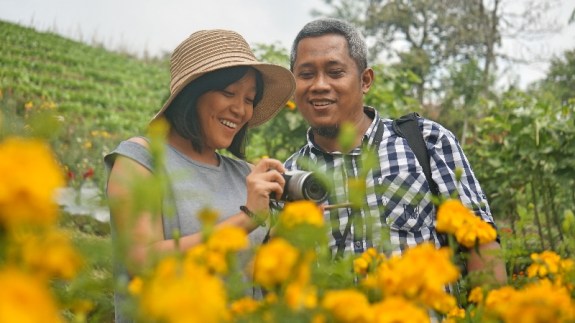 Setelah sesi pemotretan kita tuker-tukeran file foto 