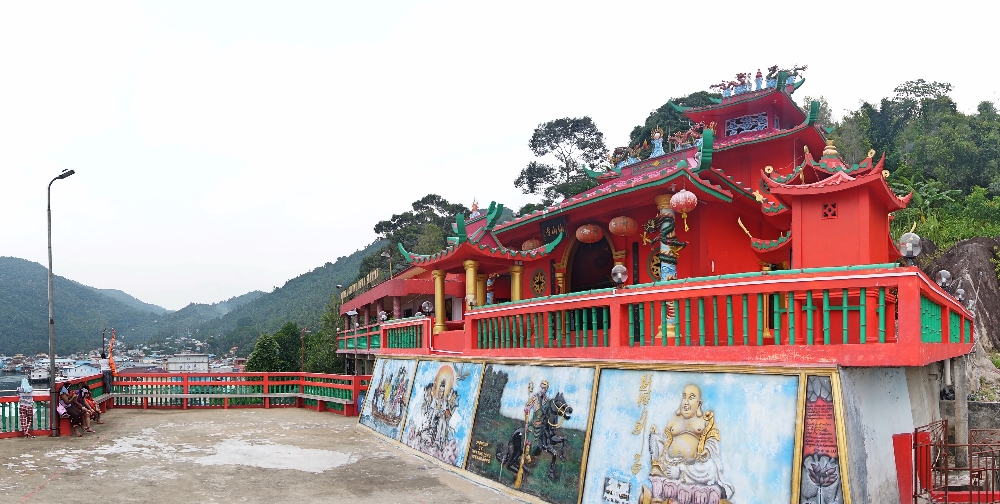 Vihara Gunung Dewa Siantan