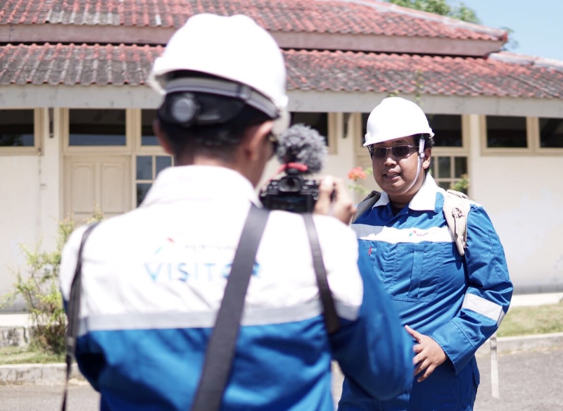 Ketika blogger juga harus ngevlog :D 