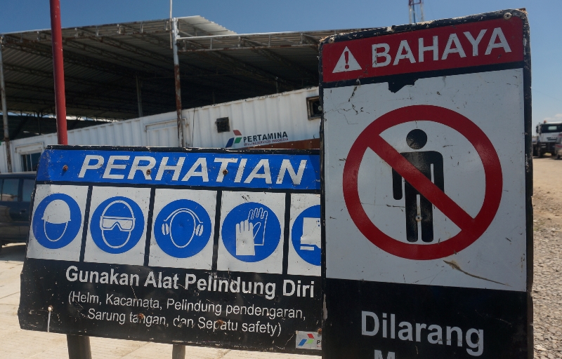 Siapapun wajib mengenakan APD