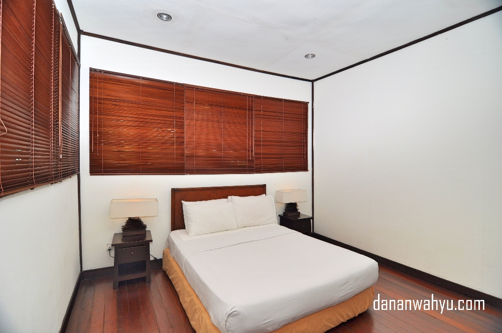Kamar pertama di lantai dua