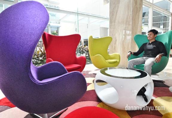 Pindah kursi, konon rasanya beda kaya mantan-mantan *eeh 