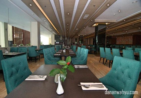Resto & Cafe  Aston Batam Hotel & Residence