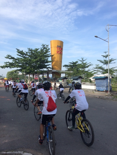 Melanjutkan gowes meninggalkan top 100