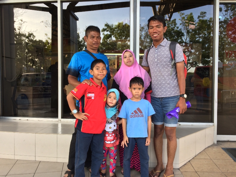 Tali kasih. Alfie bertemu dengan kerabatnya di Melaka