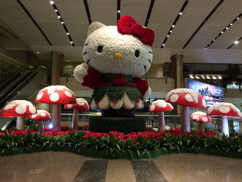 Begitu sampai di Cangi Airport disambut Hello Kitty