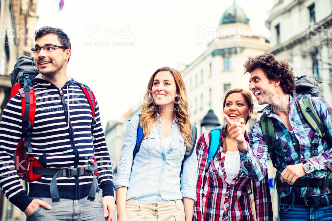 Maunya piknik dengan dengan casual tapi repot kalau harus bawa dua jenis pakaian (www.istock.com).