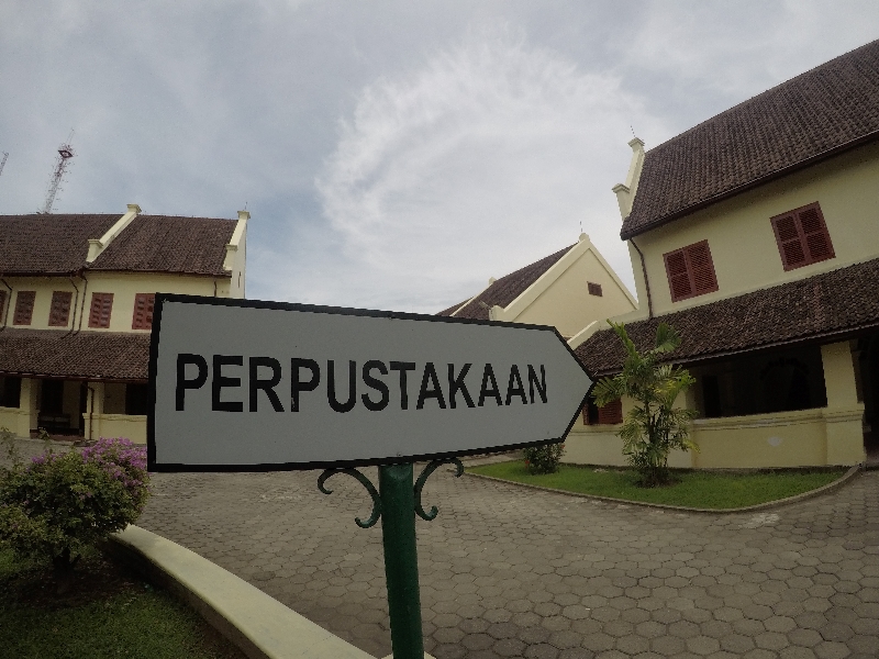 Ada juga perpustakaan di benteng Fort Rotterdam