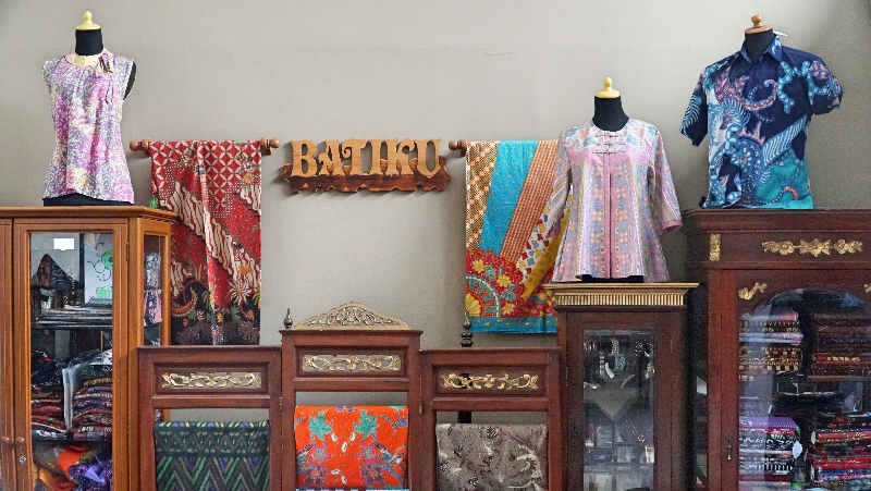 Batiku di North Tower Grand Tjokro Premiere Hotel Bandung.