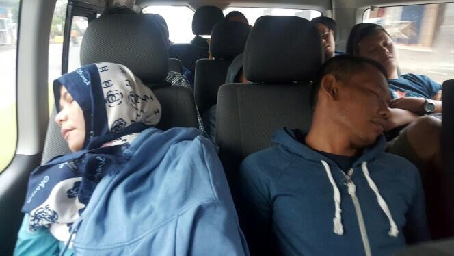 Walau badan lelah jangan lupa bahagia.