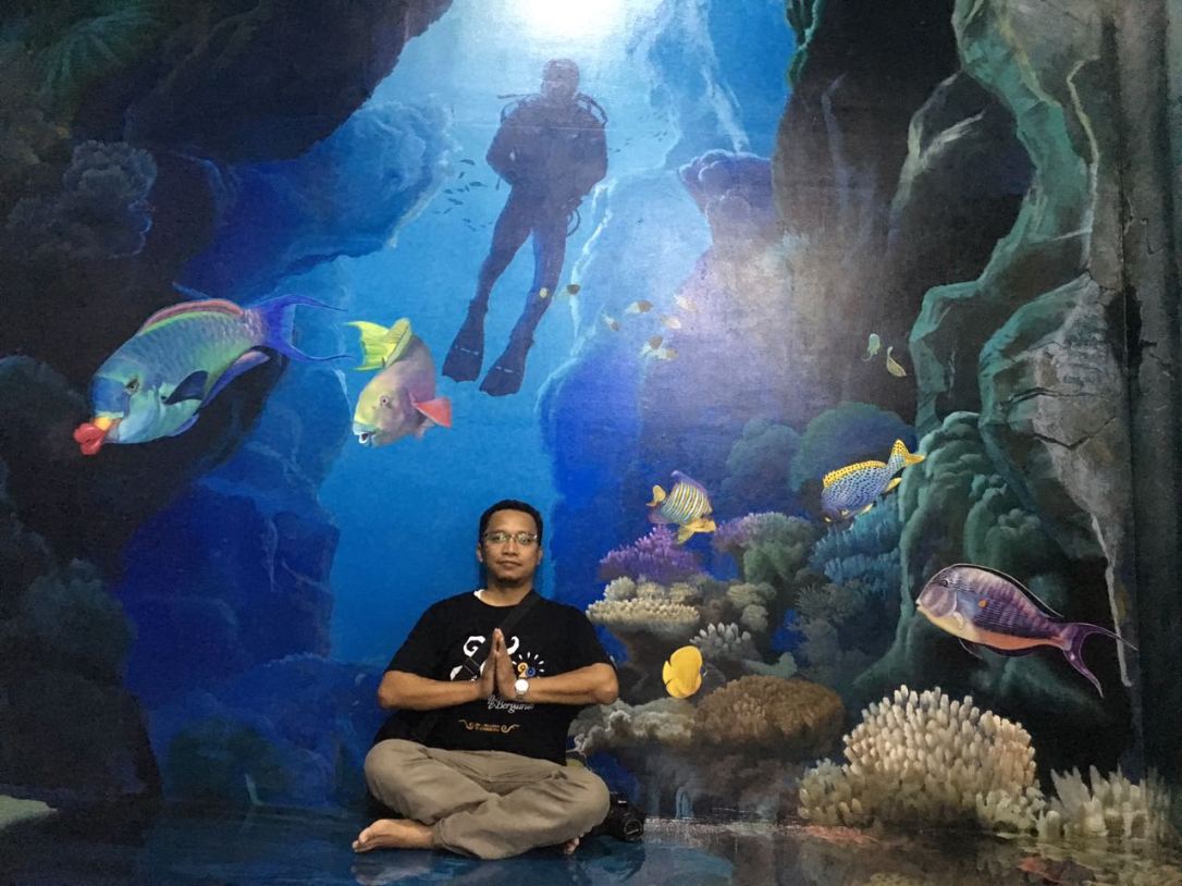 Bersemedi di dalam samudra