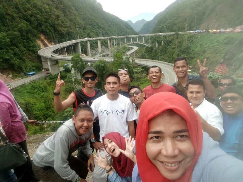 Jangan lupa minta ijin kalau mau foto juga sih :D