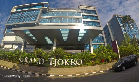 Grand Tjokro Premiere Hotel di Jalan Cihampelas Bandung 