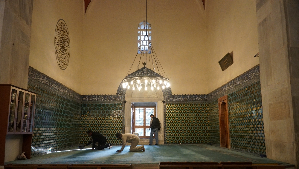 Bagian dalam masjid hijau