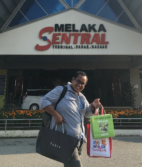 Kala bawa travel bag nggak akan repot membawa barang 