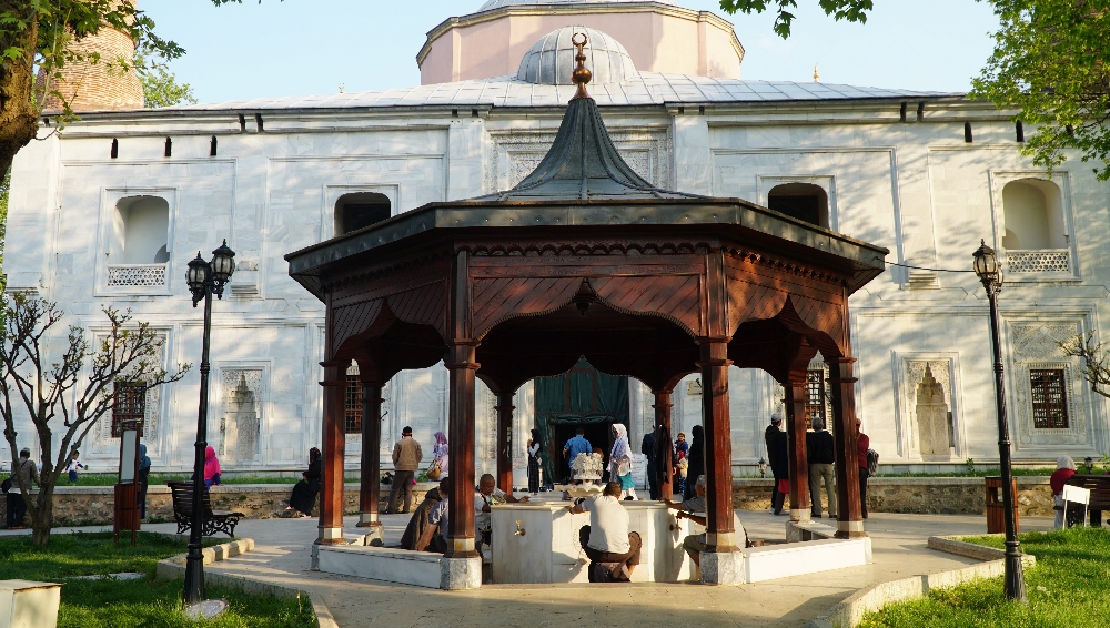Masjid Hijau , situs bersejarah dan wisata religi di Bursa