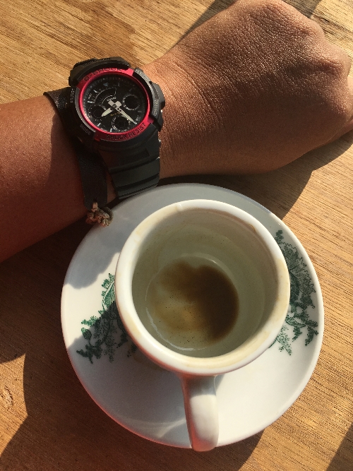 Pukul 08:25 ngopi dulu di Tanjung Uban 