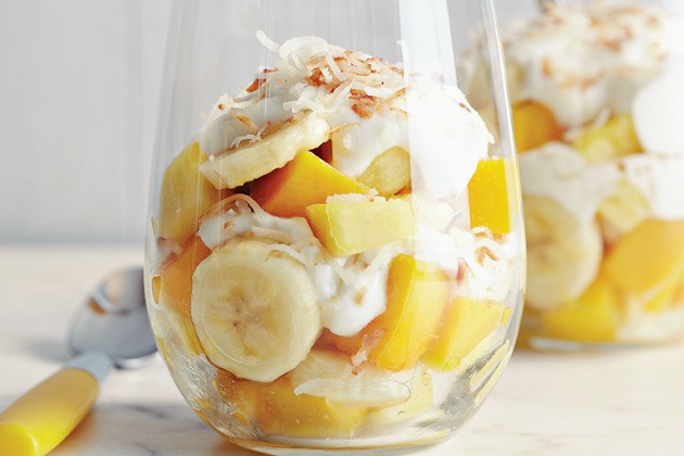 Parfait buah (sumber : Glitzmedia.co)