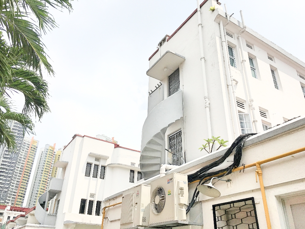 This image has an empty alt attribute; its file name is 47.jpg