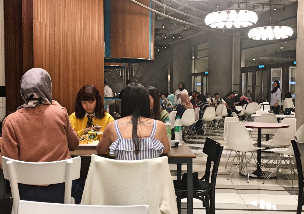 This image has an empty alt attribute; its file name is 23.jpg