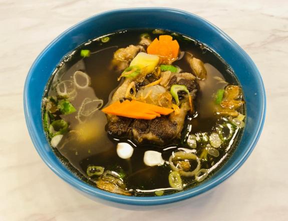 This image has an empty alt attribute; its file name is 7.jpg