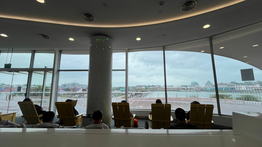[VLOG] Perpustakaan Fasilitas Terlengkap Sejengkal Saja dari Batam Library@harbourfront